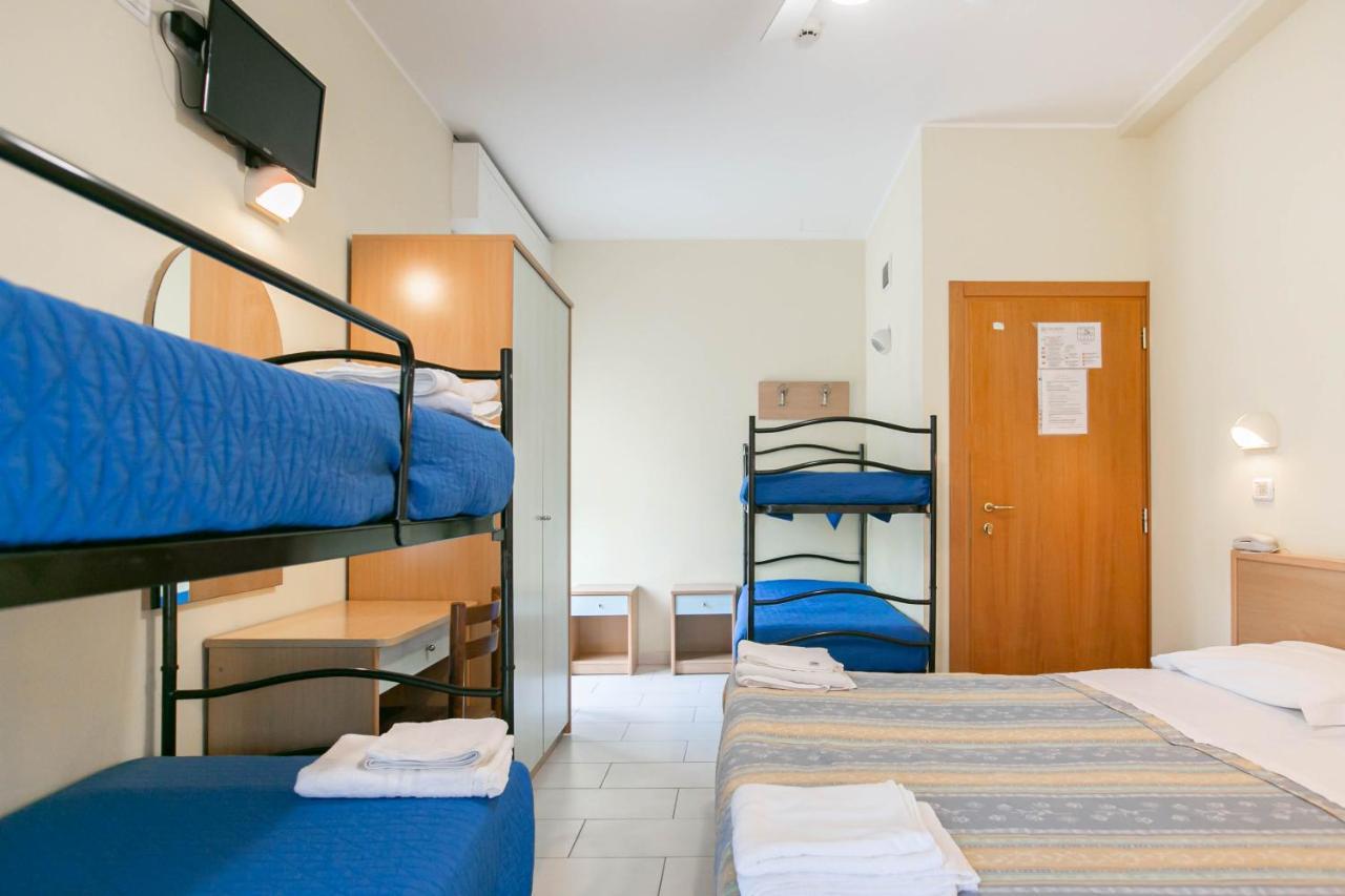 Hotel Valparaiso Rimini Kültér fotó