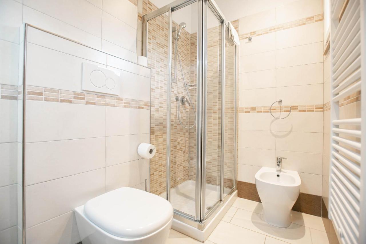 Hotel Valparaiso Rimini Kültér fotó