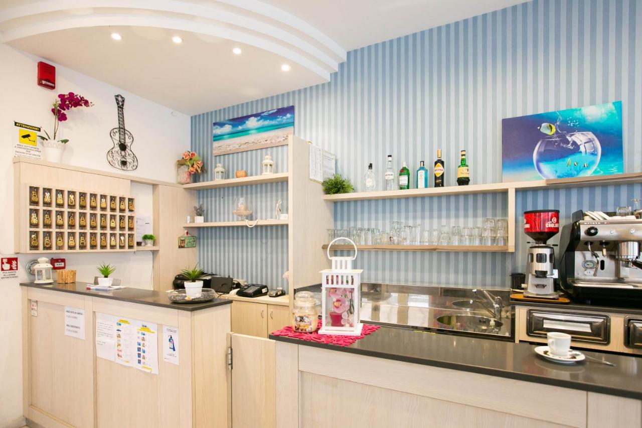 Hotel Valparaiso Rimini Kültér fotó