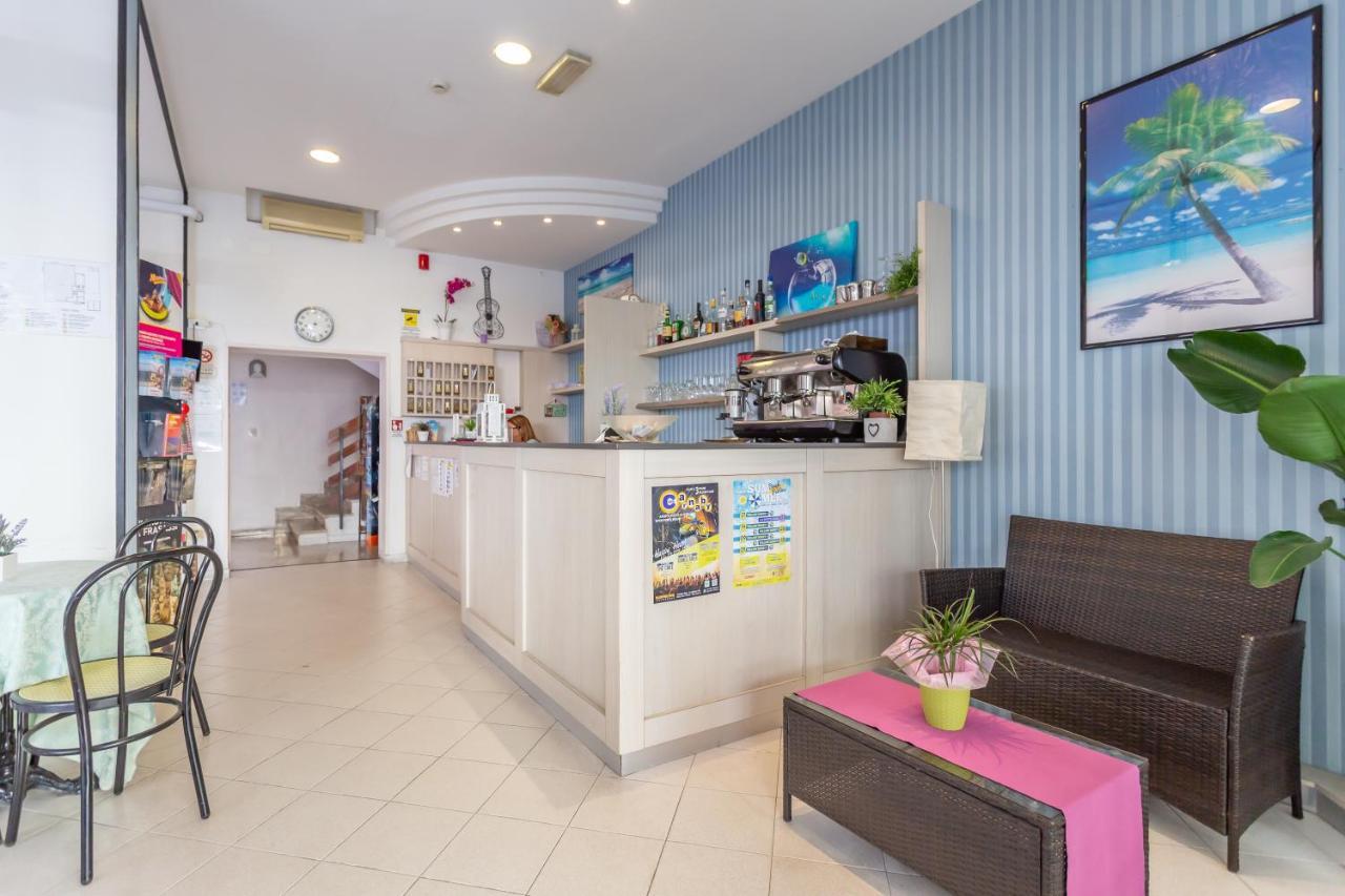 Hotel Valparaiso Rimini Kültér fotó