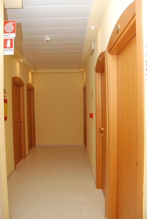 Hotel Valparaiso Rimini Kültér fotó
